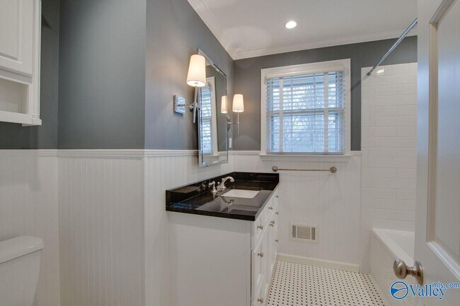 Building Photo - 6521 Chadwell Rd SW