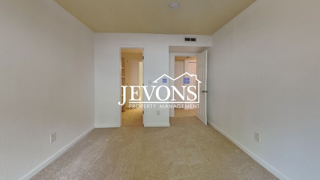 Building Photo - 2-bedroom home with water, sewer, and garb...