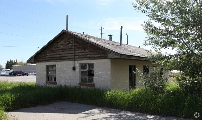 Building Photo - 3330 S Yellowstone Hwy