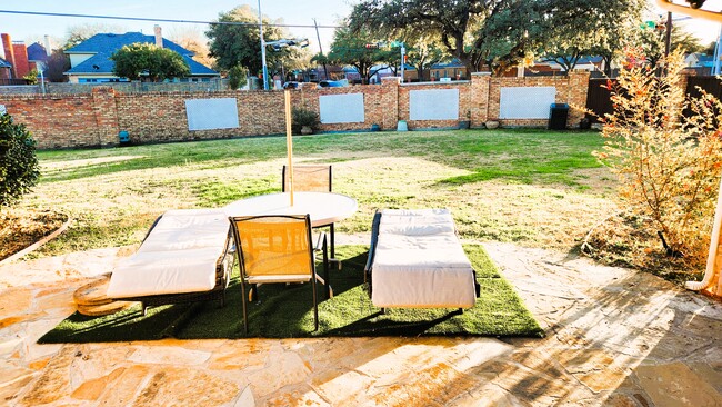 Building Photo - 4204 Country Brook Dr