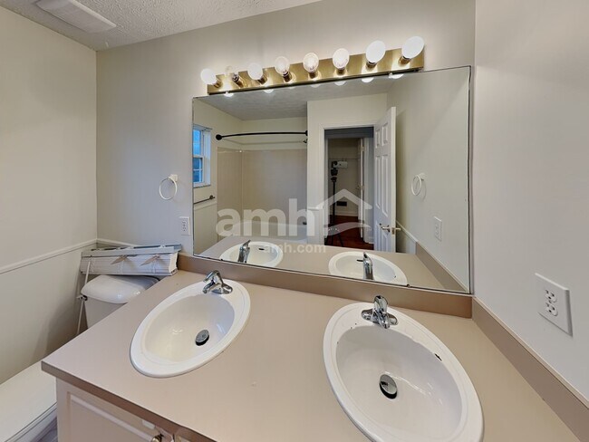 Building Photo - 328 Prairie Run Dr