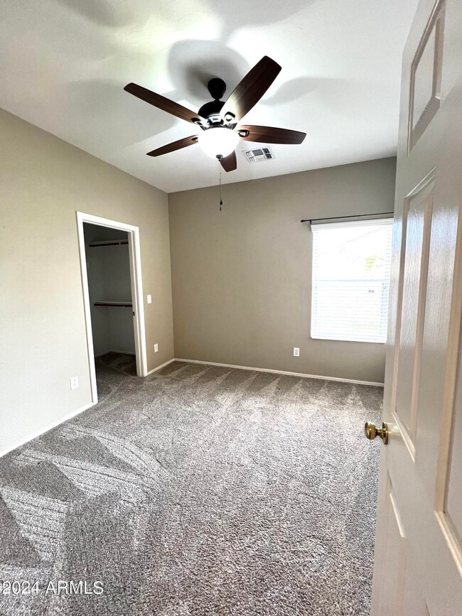 Building Photo - 3464 E Thornton Ave