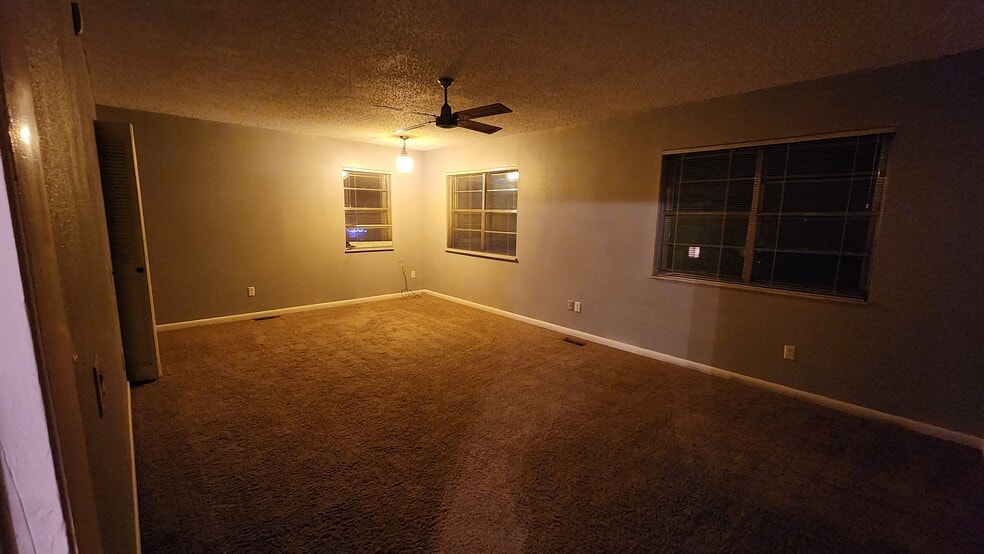 master bedroom - 3408 Baltimore Ave