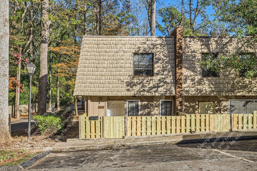 Building Photo - 6424 Woodstone Way