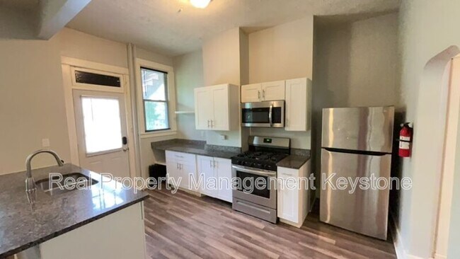 Building Photo - 1247 Chartiers Ave