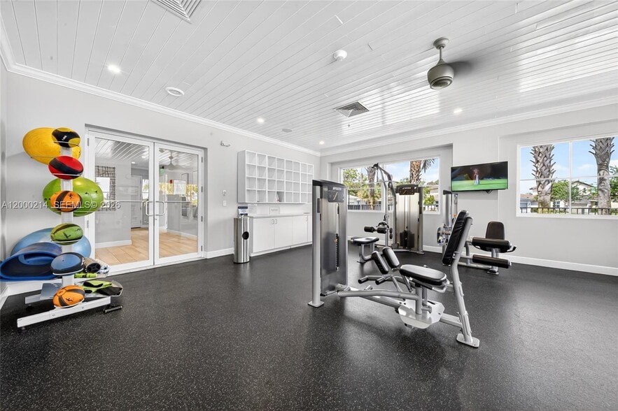 Building Photo - 4349 Veleiros Ave