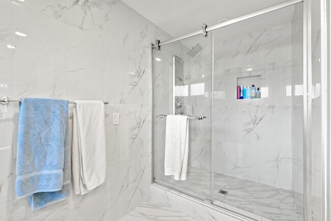 Building Photo - Spacious 4BR Family Retreat w Private Pool