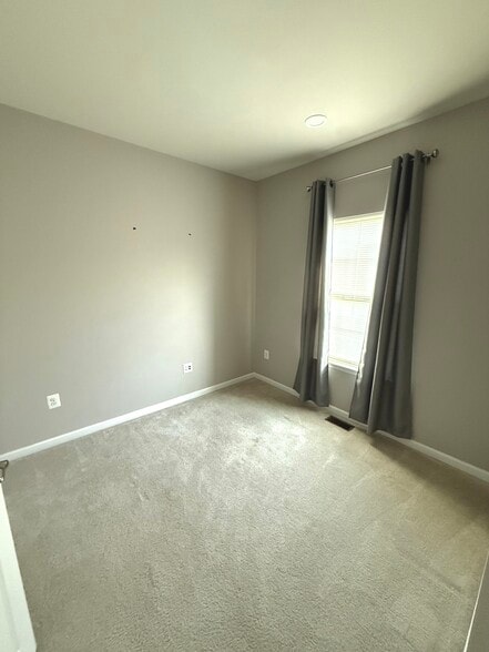 3rd bedroom - 5907 Duvel St
