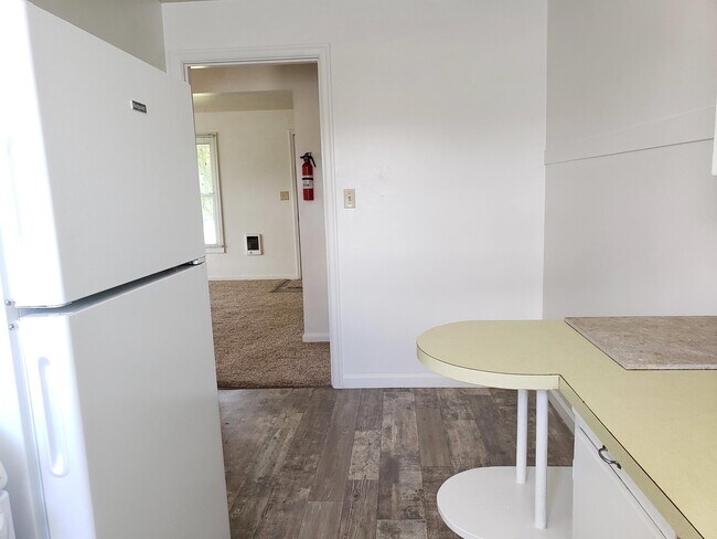 Building Photo - 8125 NE Mallory Ave