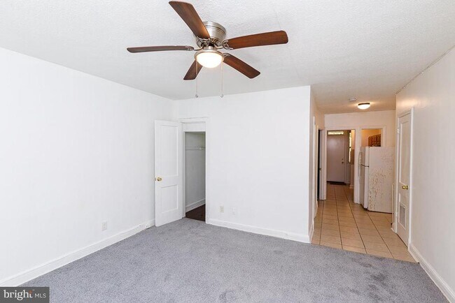 Building Photo - 430 Mellon St SE