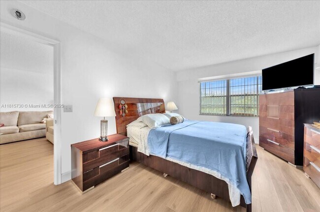 Building Photo - 500 SW 130th Terrace