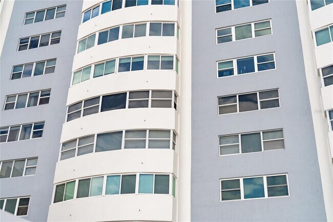 Building Photo - 1750 Benjamin Franklin Dr