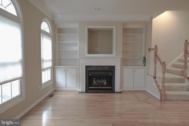 Building Photo - 1609 Leeds Castle Dr