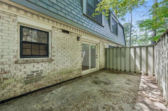 Building Photo - 14 Glenald Way NW