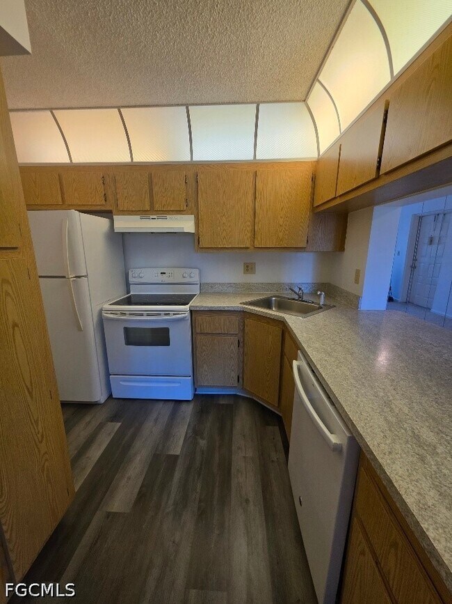 Building Photo - 9970 Sailview Ct