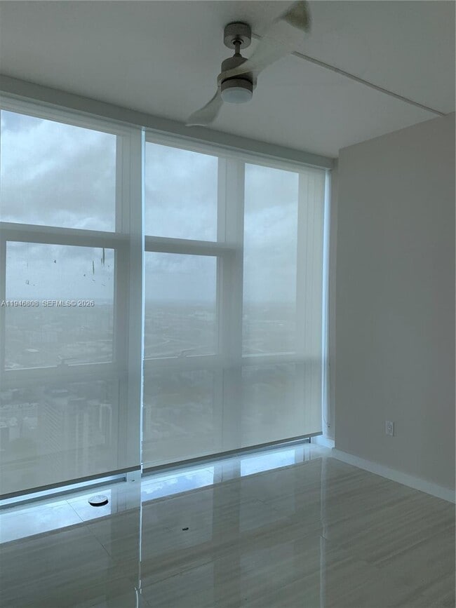 Building Photo - 851 NE 1st Ave