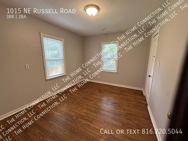 Building Photo - 1015 NE Russell Rd.
