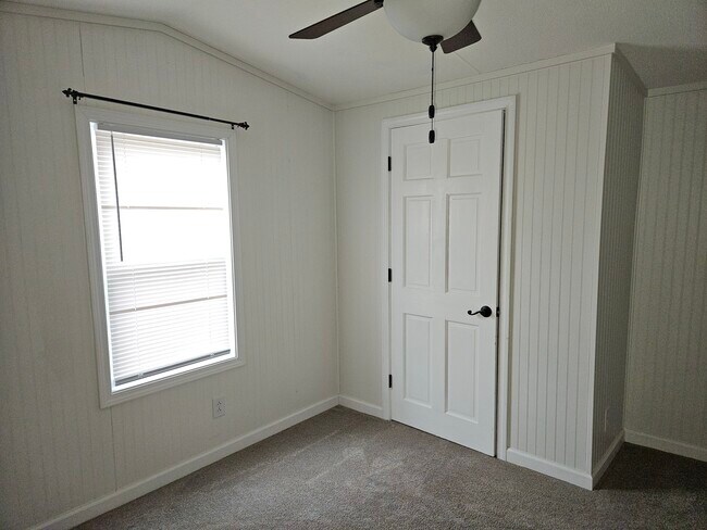 Guest bed 2 - 152 Ashley Ln