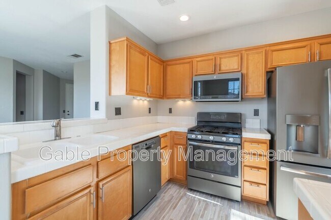 Building Photo - 27030 Victoria Ln