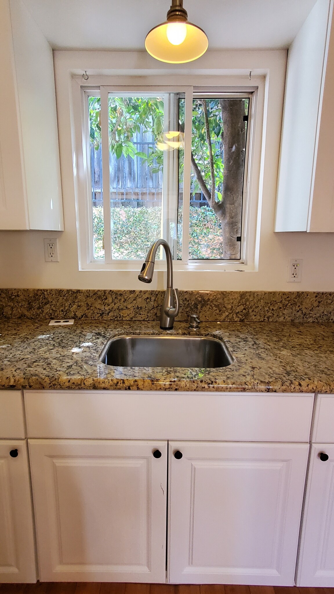 Building Photo - 3222 Ingledale Ter