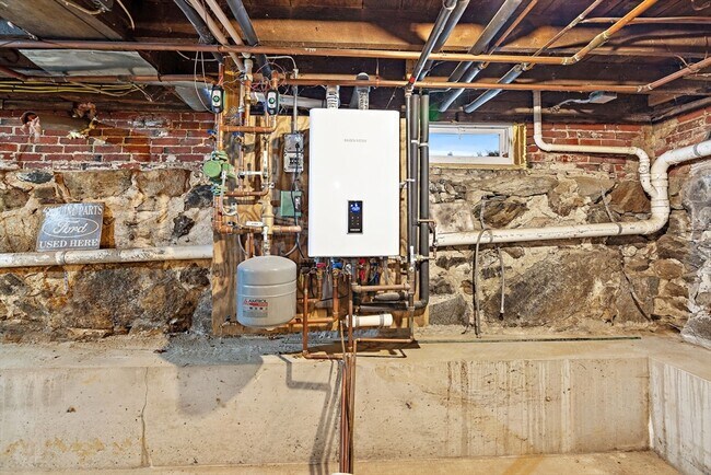 Building Photo - 78 Essex St