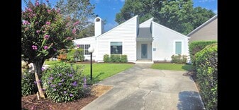 Building Photo - 713 Jerdon Cir