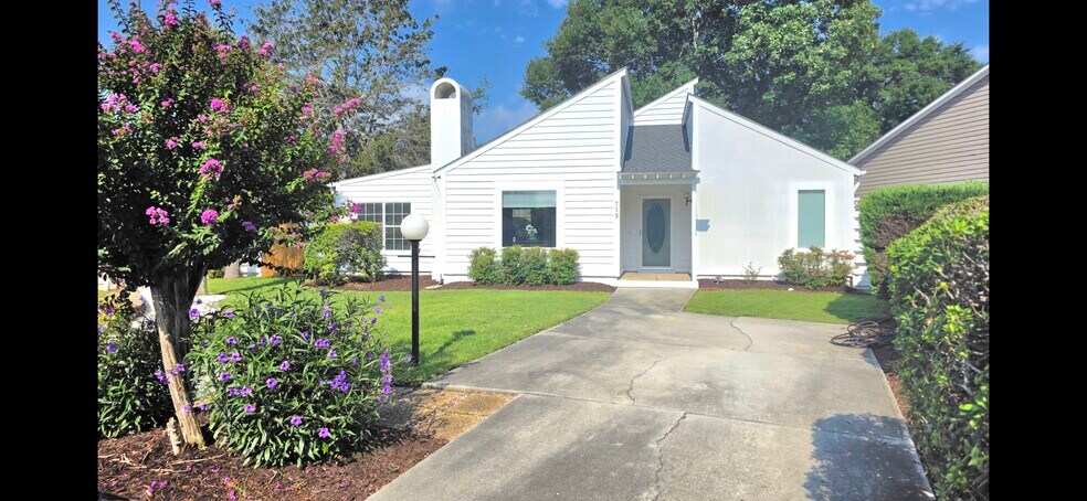 Building Photo - 713 Jerdon Cir