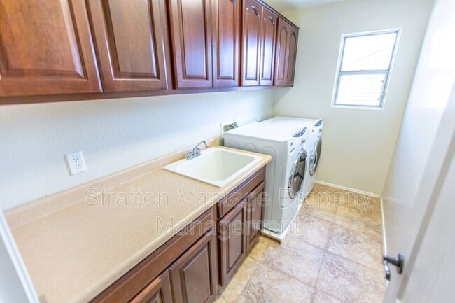 Building Photo - 1701 W Flamingo Dr