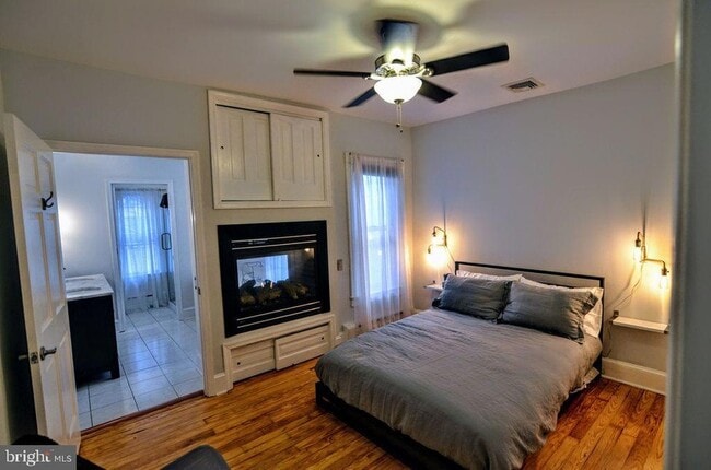 Building Photo - 1029 30th St NW