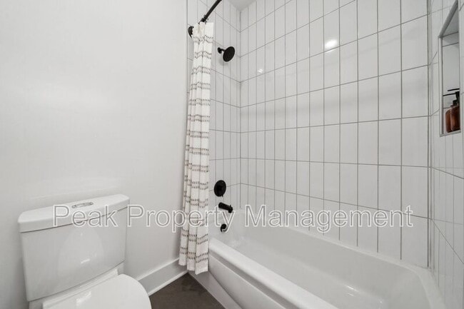 Building Photo - 1609 Pulaski St