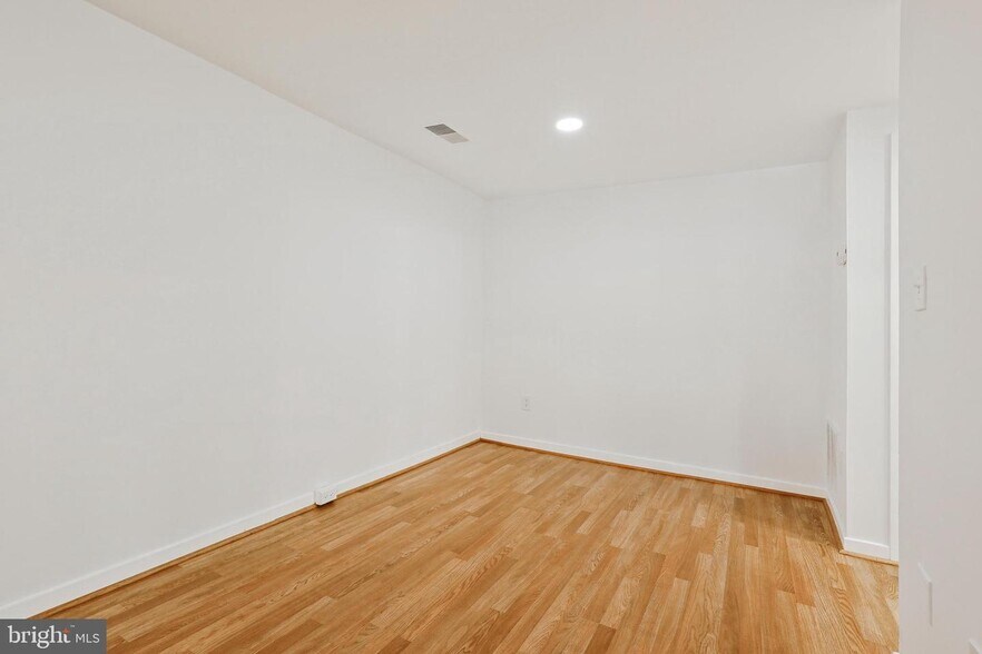 Building Photo - 9837 Hellingly Pl