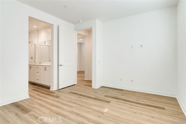 Building Photo - 26149 Park Ave