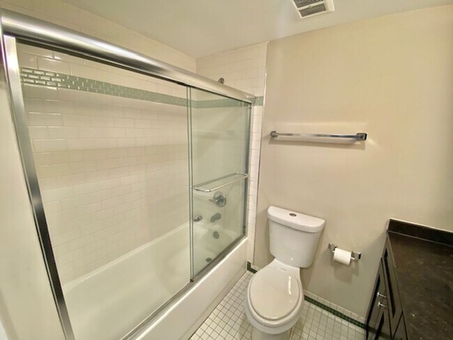 Building Photo - Dupont - West End Fabulous studio with decorative Fireplace & W/D