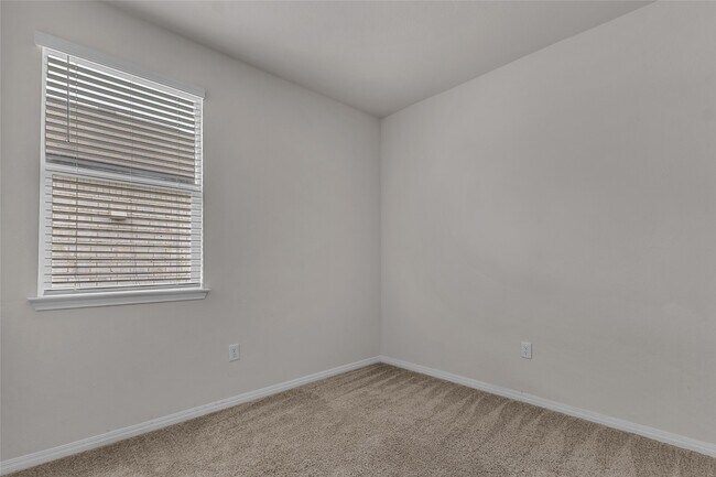 Building Photo - 228 Sunniberg Lp