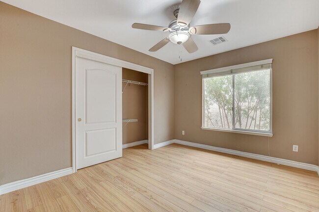 Building Photo - 2504 Antique Blossom Ave