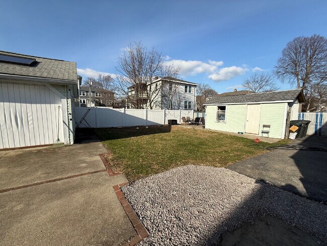 Building Photo - Newly Renovated 3 BED 1.5 BATH in prime area of Quincy