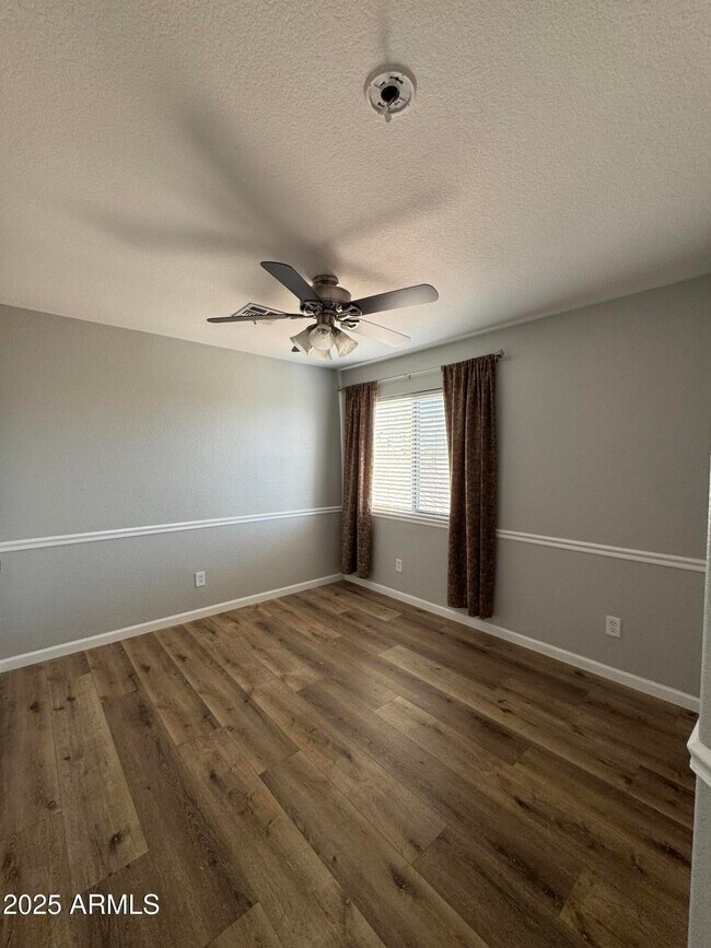 Building Photo - 4427 E Rowel Rd