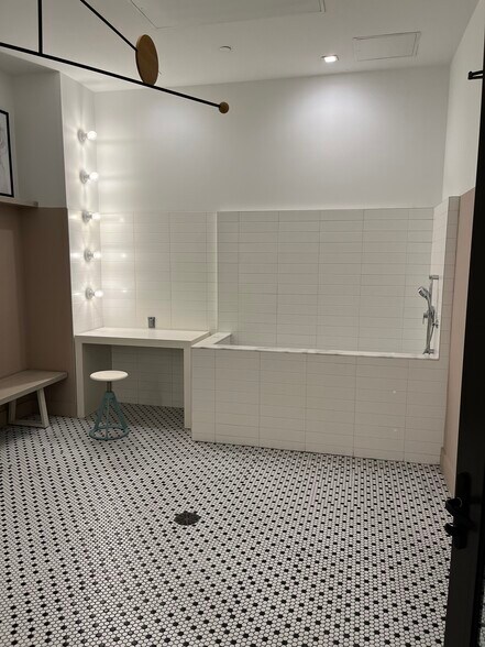 Building Photo - 47 NW 30th St