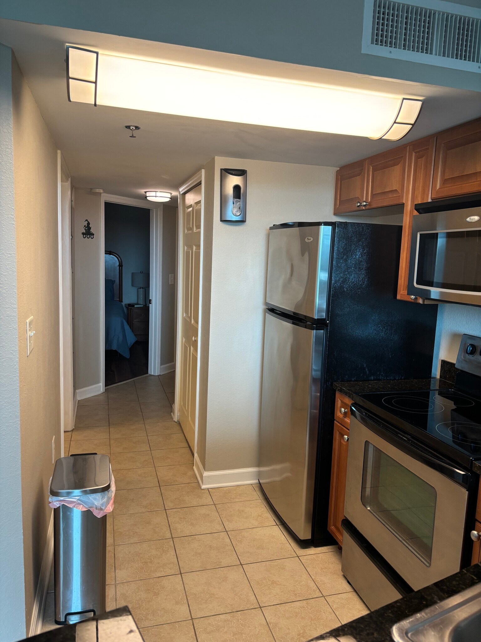 Building Photo - 215 77th Ave N