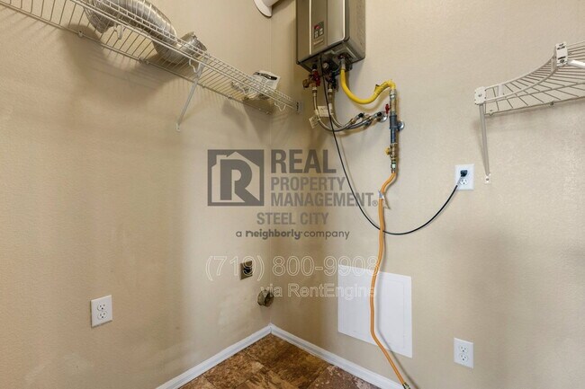 Building Photo - 947 E Kirkwood Dr