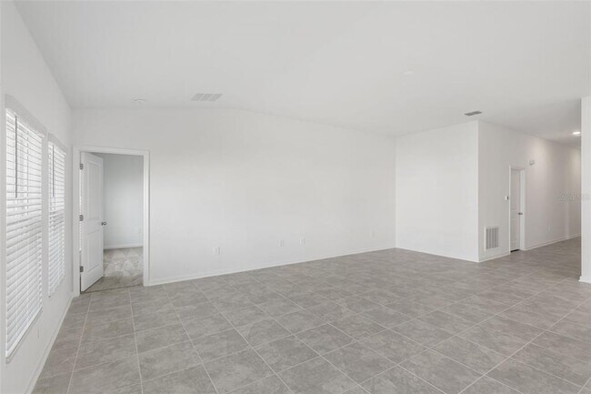 Building Photo - 4980 Worchester Dr