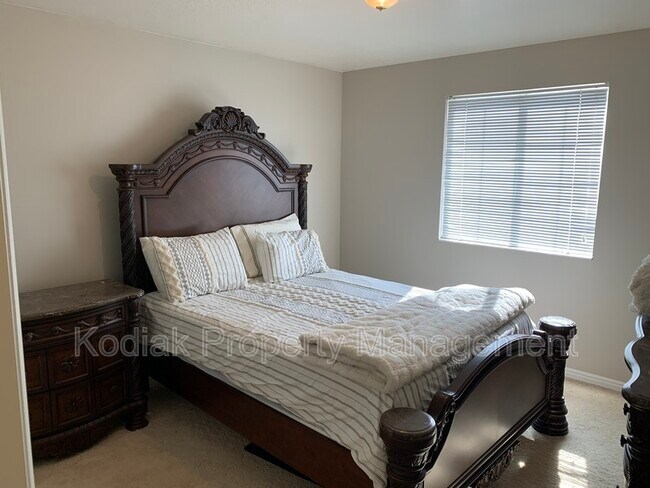 Building Photo - 1737 E 2800 N