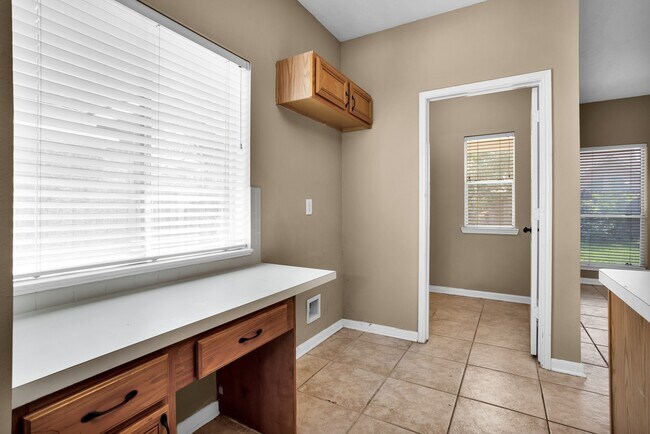 Building Photo - 20931 Deauville Dr