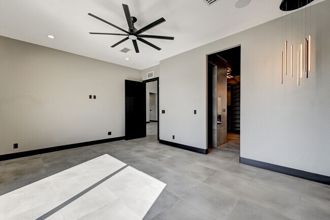 Building Photo - DREAMY 4BEDROOM HOME WITH POOL & BEAUTIFUL...