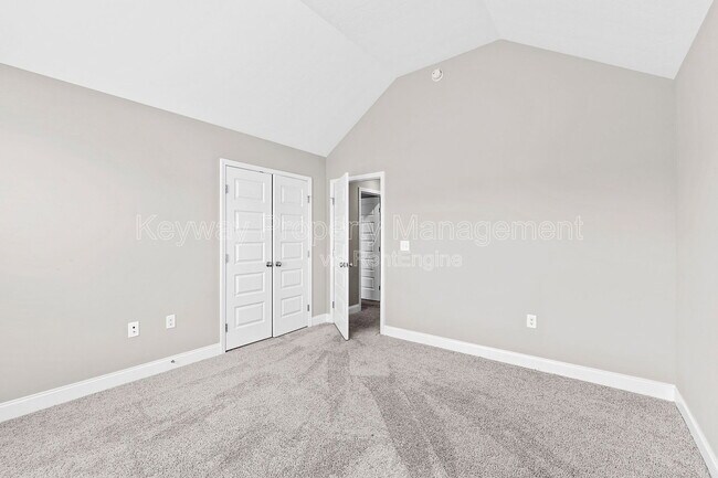 Building Photo - 3125 Venetian Dr