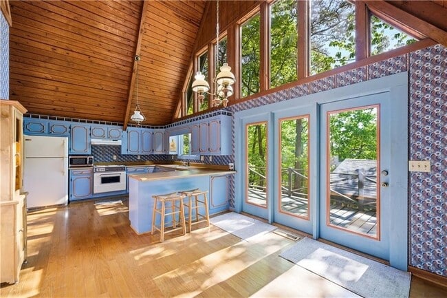 Building Photo - 114 Cherokee Dr S