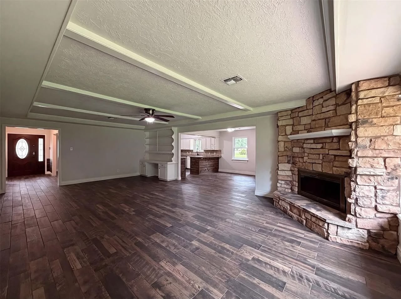 Building Photo - 11611 Mile Dr