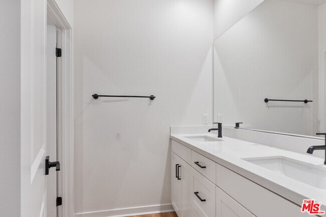 Building Photo - 18130 Radiance Ln