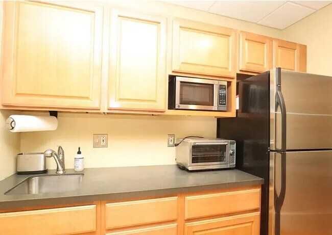 Building Photo - 1608 Spruce St