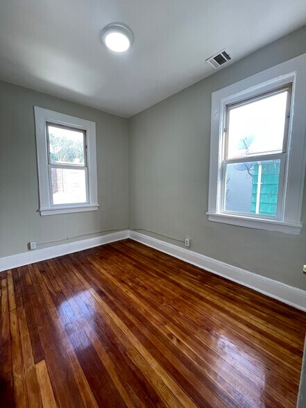 Unit 2R - 37 Hanford St